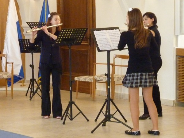 Vystoupení žákyň ZUŠ Habrmanova z Hradce Králové. 