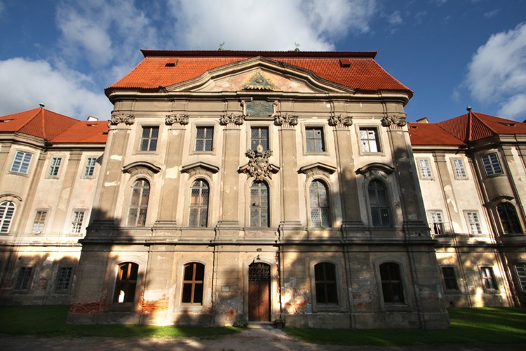 Na klášteru v Plasích se dozvíte o novinkách v klášterní archeologii