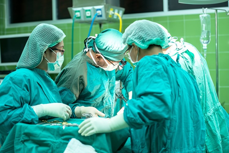 Unikátní laser pomáhá operovat malé děti v Třinci 