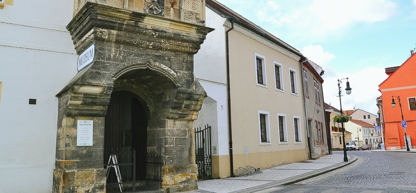 Oblastní muzeum v Lounech. 