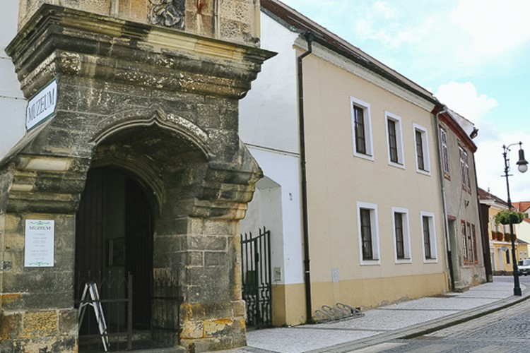 Muzeum v Lounech vystavuje exponáty připomínající účelnost dřeva