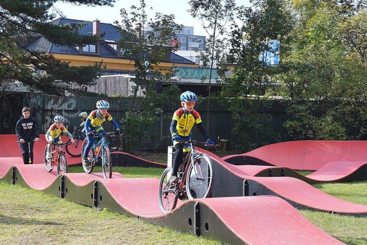 Ve Valašském Meziříčí se už jezdí po novém pumptracku