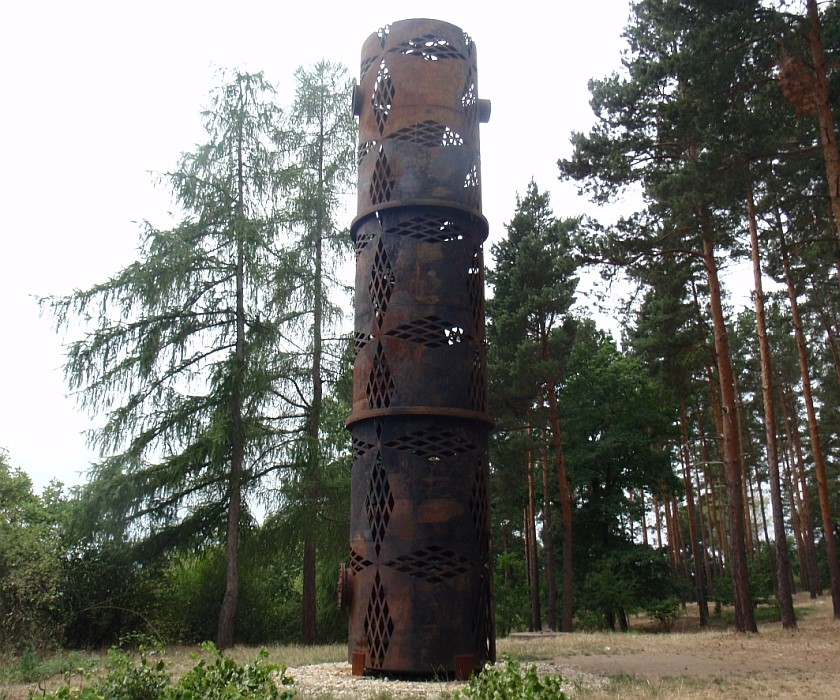 Rozhledna Skulptura v Botanické zahradě v Praze. 