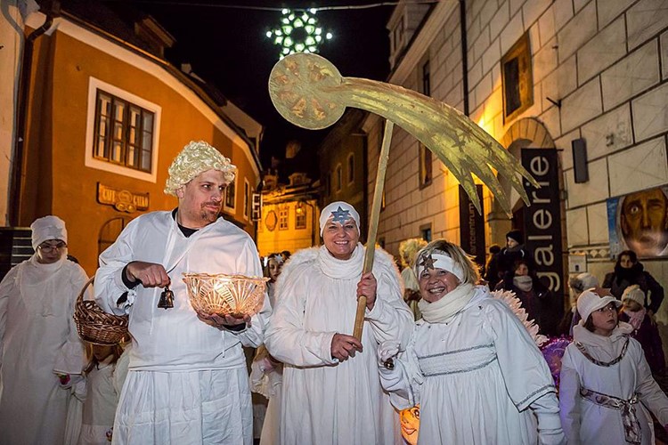 Český Krumlov nabízí o adventu především klid a poezii