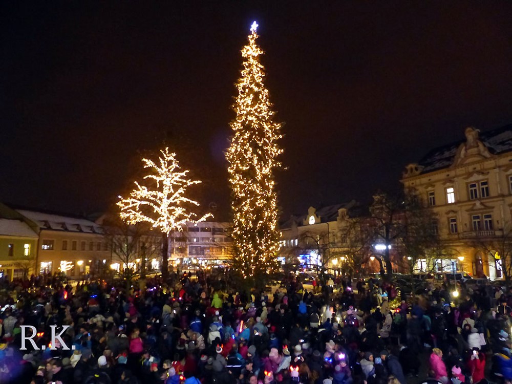 Rozsvěcení vánočního stromu ve Vsetíně. 