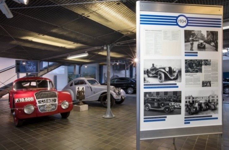 Výstava přibližuje historii slavného prvorepublikového závodu 1000 mil československých