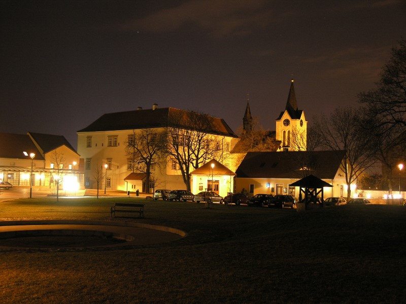 Chvalský zámek