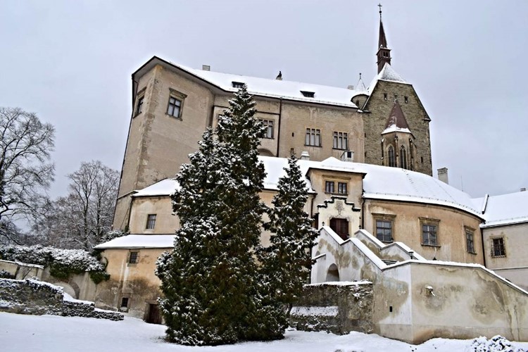 Hrad Šternberk ožije první prosincovou sobotu Dětským vánočním jarmarkem