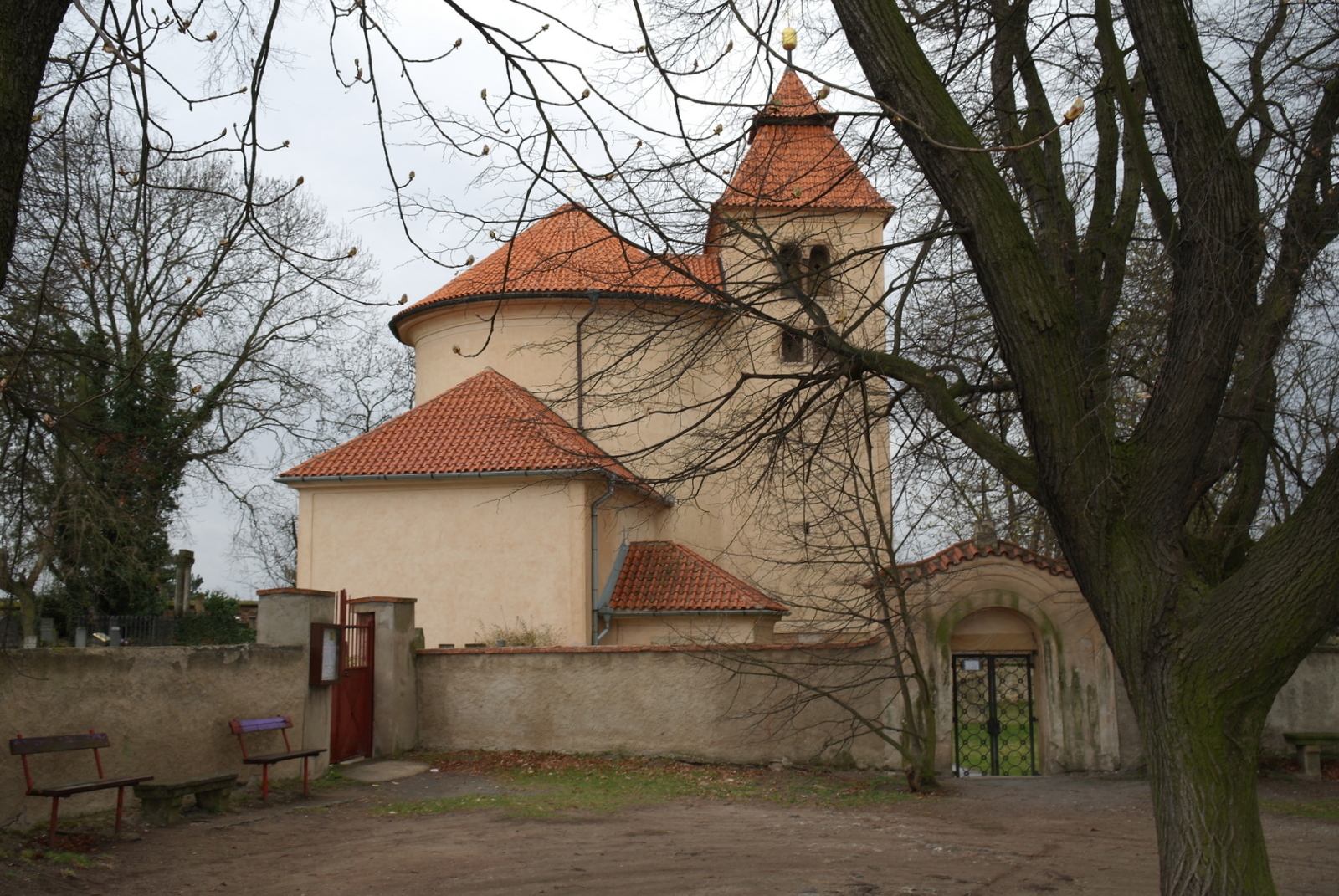 Hradiště Budeč se dá považovat za jeden ze symbolů české státnosti