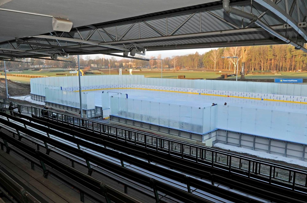 Zimní sportovní park v areálu závodiště Velké pardubické. 