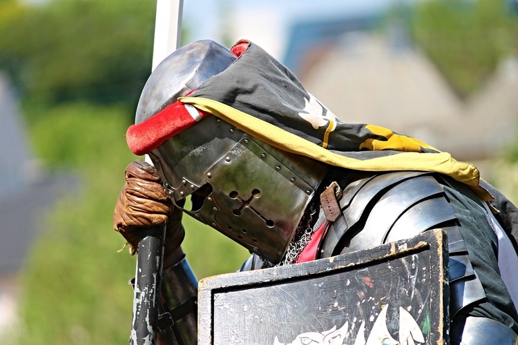 Skupiny historického šermu Velenští zbrojnoši bavily o víkendu na vsetínském zámku