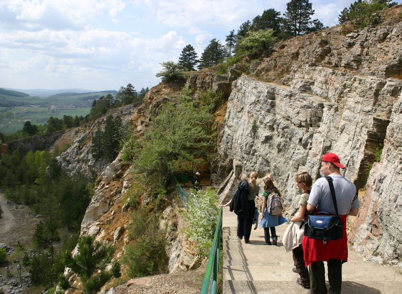 Koněpruské jeskyně