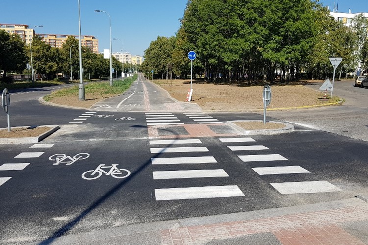 Ďáblice mají novou bezmotorovou komunikaci