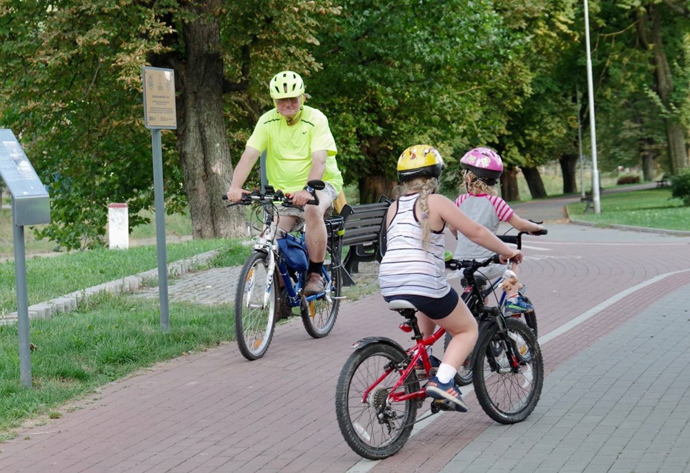 Český Těšín má novou cyklostezku, po které mohou cyklisté jezdit bezpečně do Beskyd. 