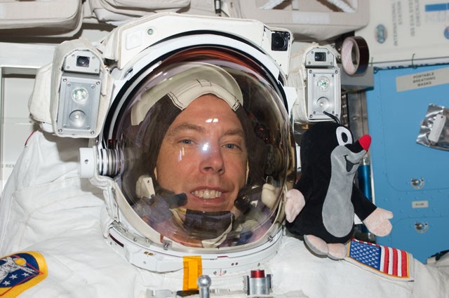 Velitel Mezinárodní kosmické stanice Andrew Feustel odpověděl na dotazy dětí 