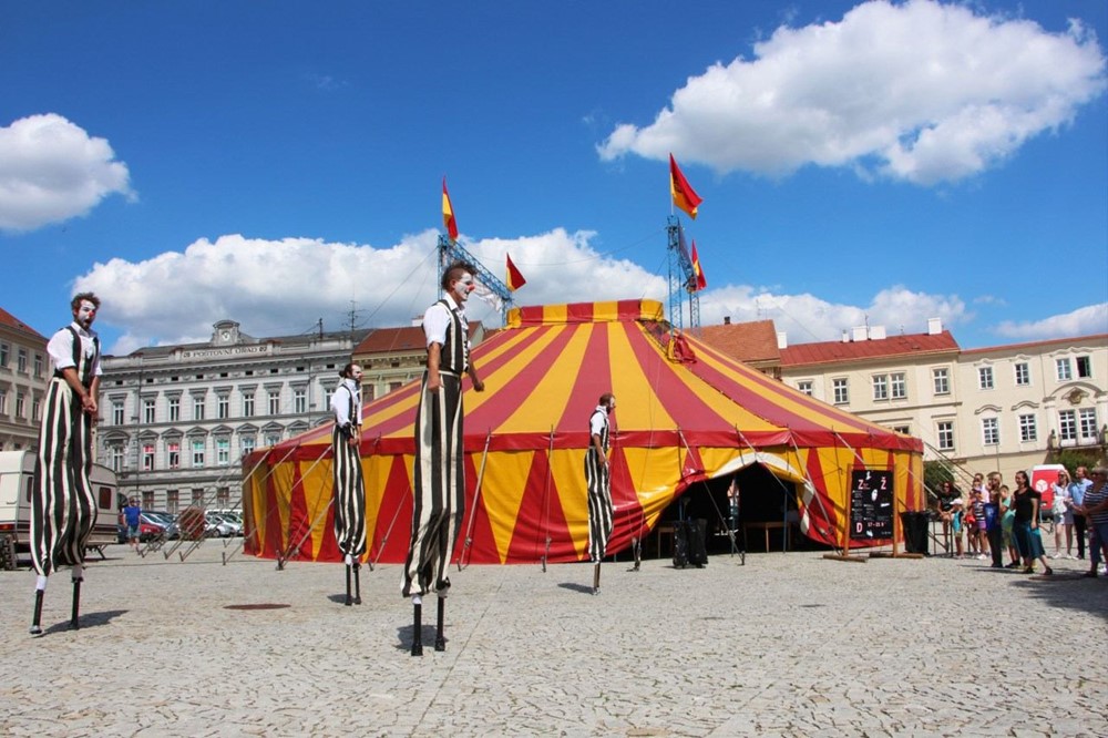 Horní náměstí ožije divadelním festivalem Znojmo žije divadlem. 