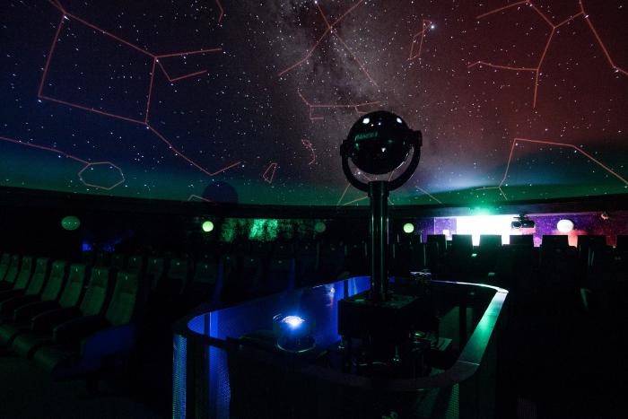 Sál ostravského planetária.