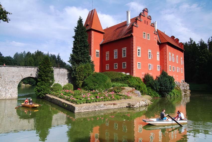 Zámek Červená Lhota.