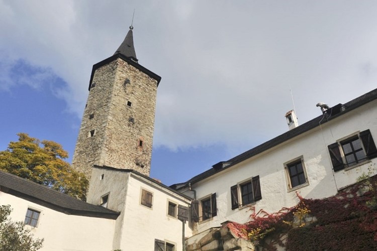 Na Velký pátek otevírá svou bránu návštěvníky vyhledávaný hrad Roštejn