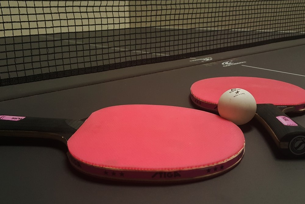 Díky své rychlosti vyžaduje stolní tenis umění absolutního soustředění