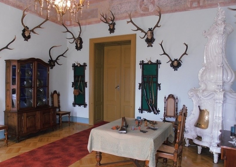 Lovecký salón na hradě Kámen. 
