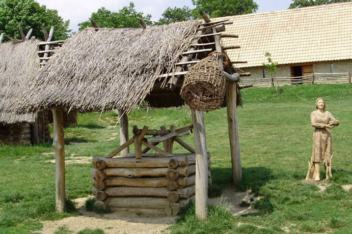 Archeologický skanzen Modrá